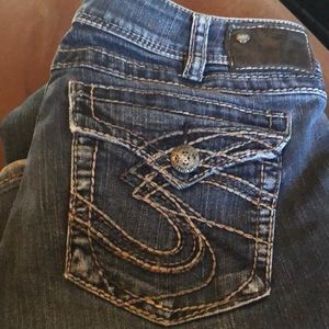 Silver Suki Surplus 33x33